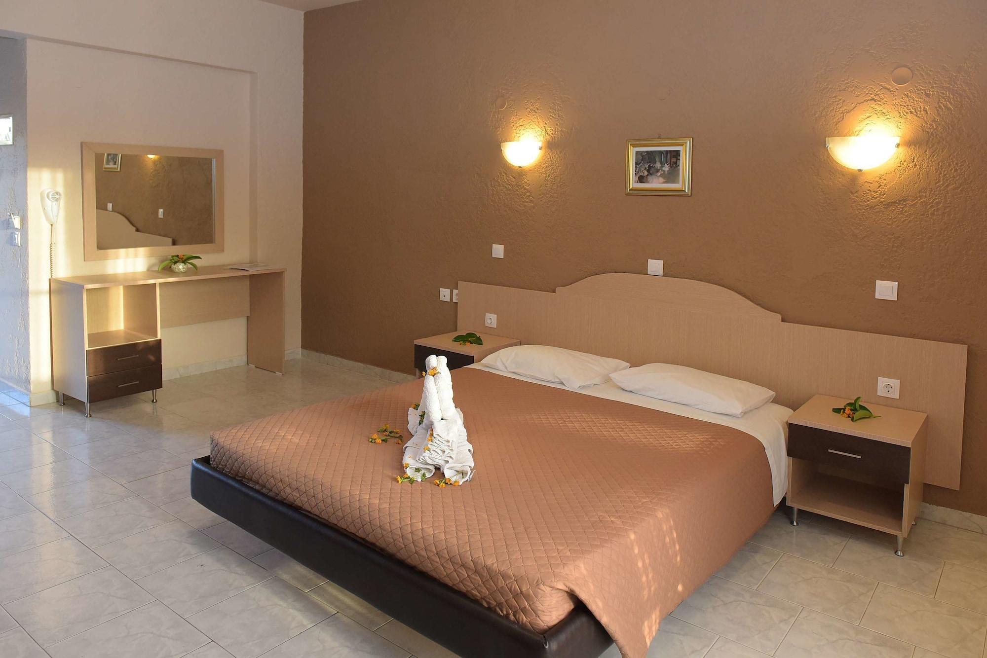 Santa Helena Hotel Ялисос Екстериор снимка