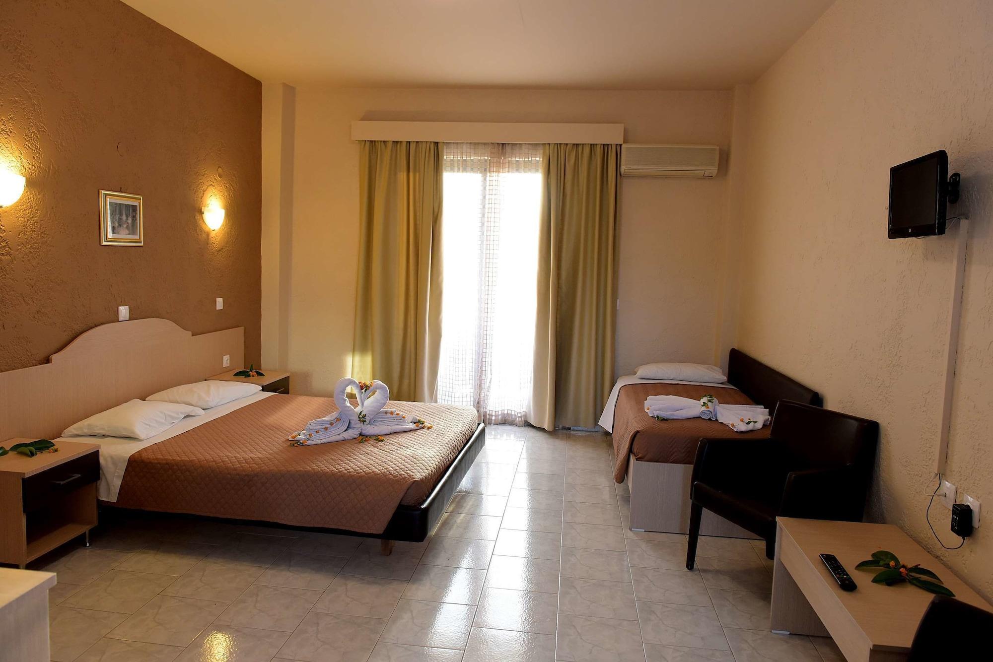 Santa Helena Hotel Ялисос Екстериор снимка
