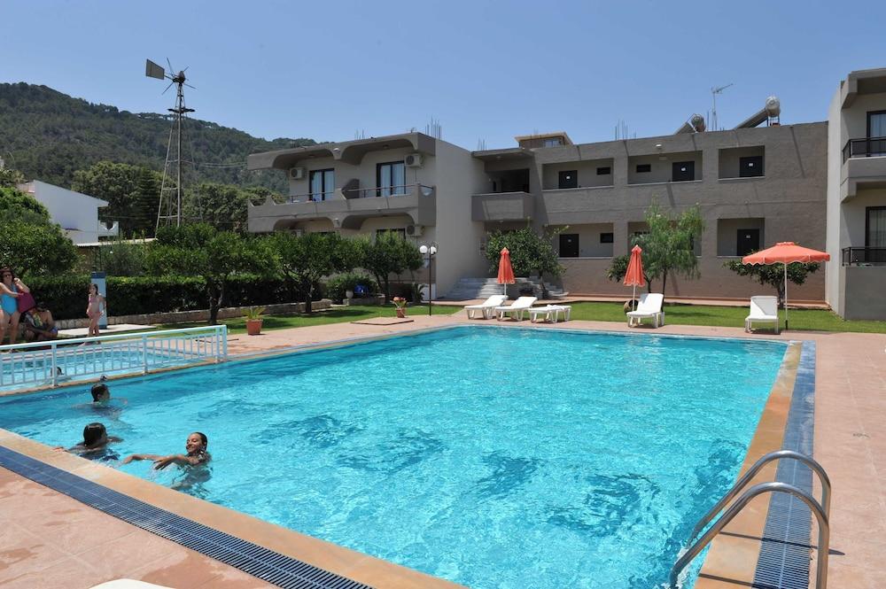 Santa Helena Hotel Ялисос Екстериор снимка