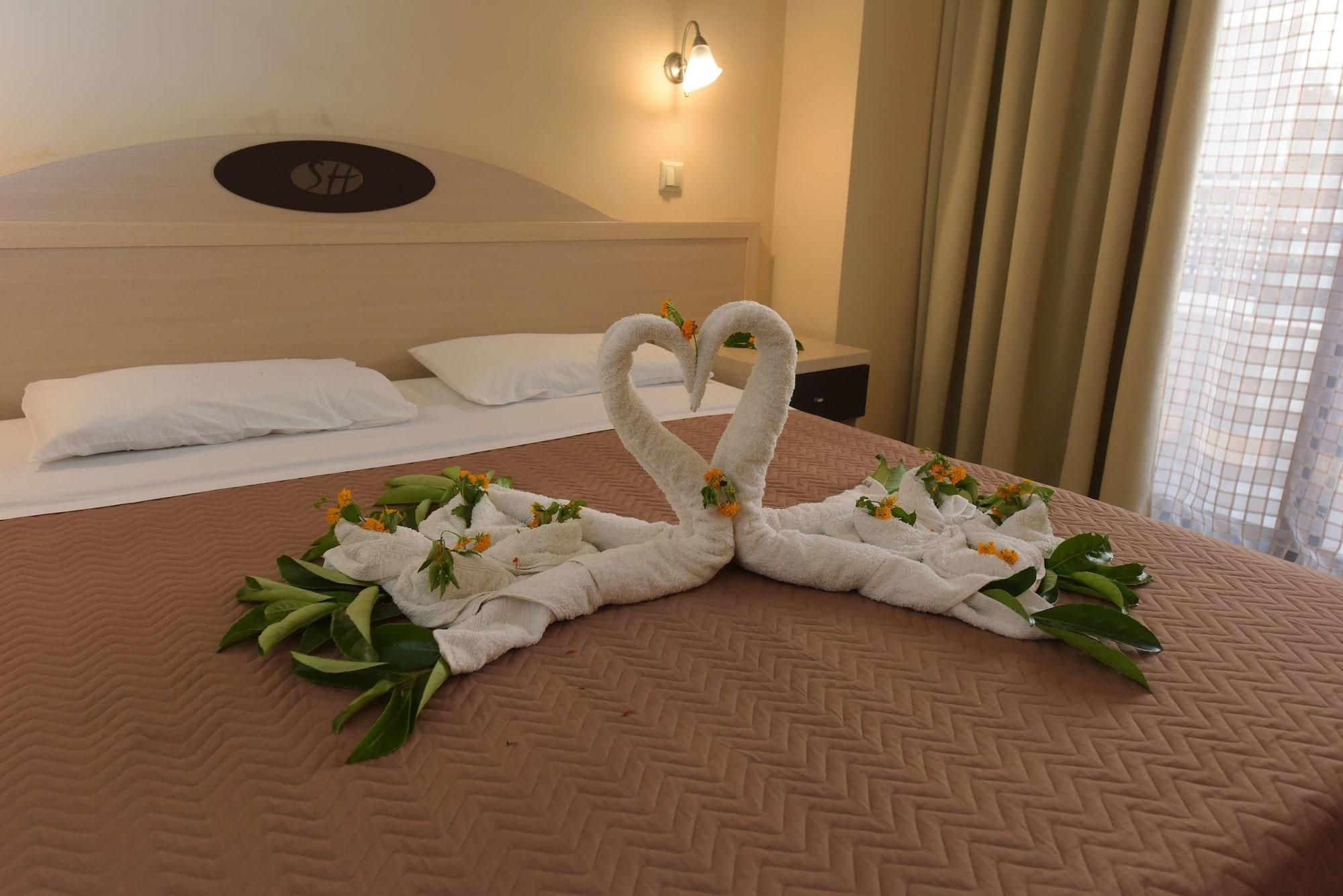 Santa Helena Hotel Ялисос Екстериор снимка