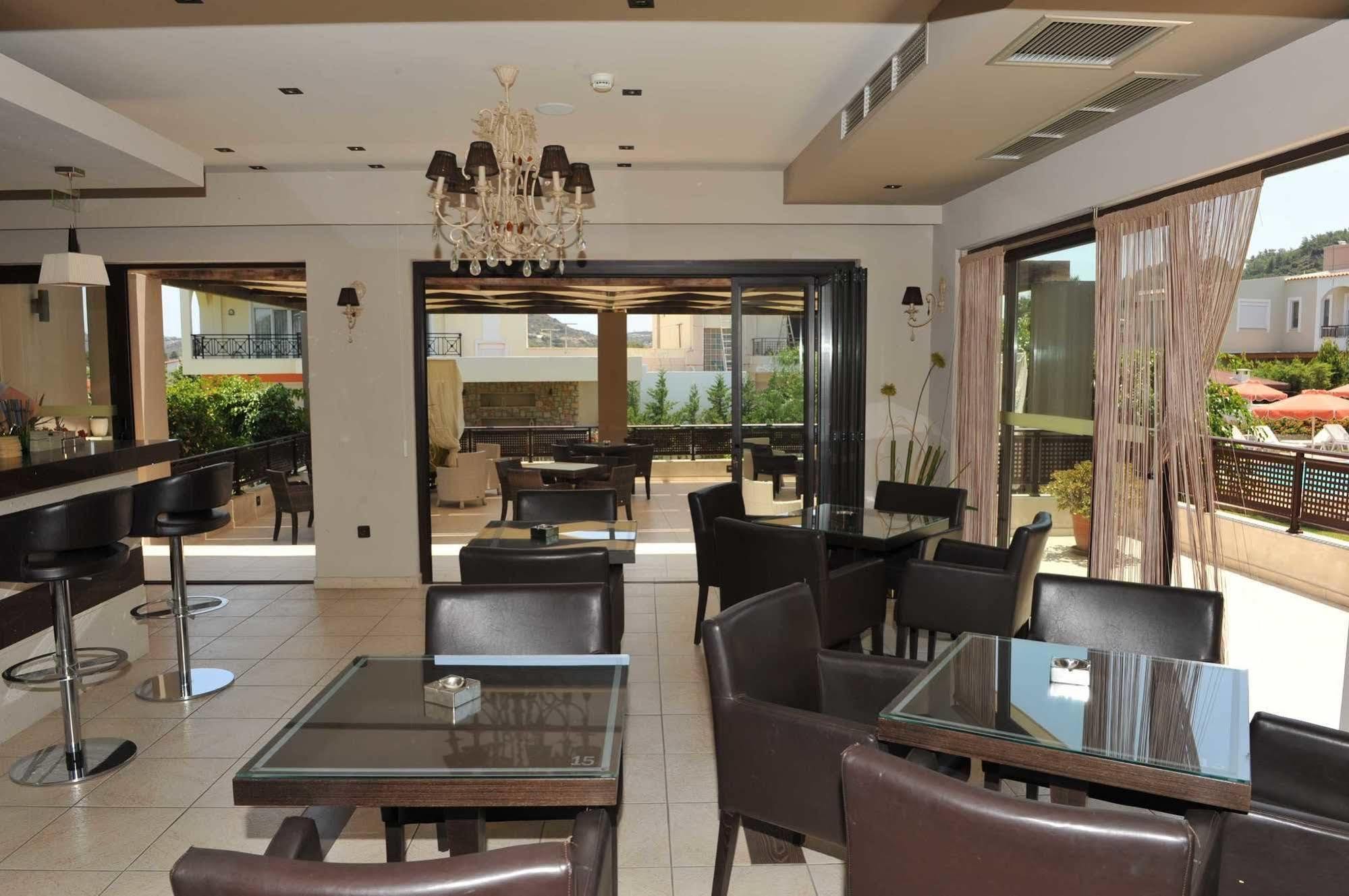 Santa Helena Hotel Ялисос Ресторант снимка